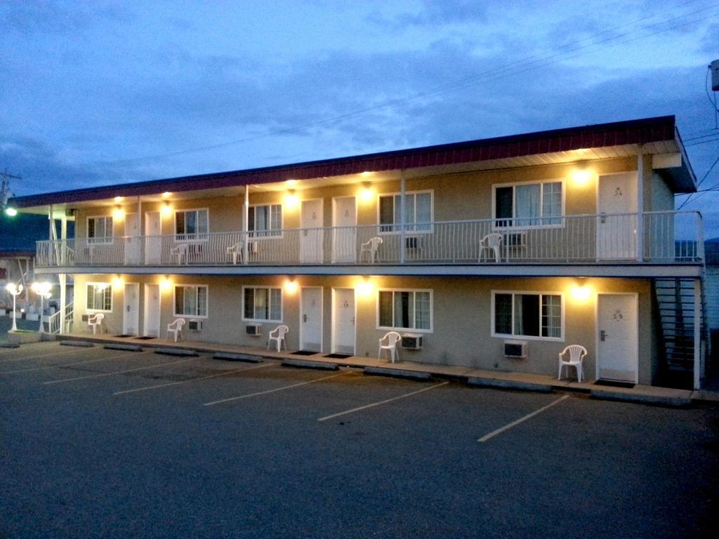 Grace Inn Quesnel Exterior photo