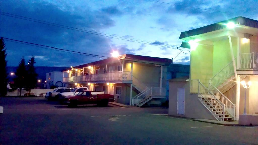 Grace Inn Quesnel Exterior photo